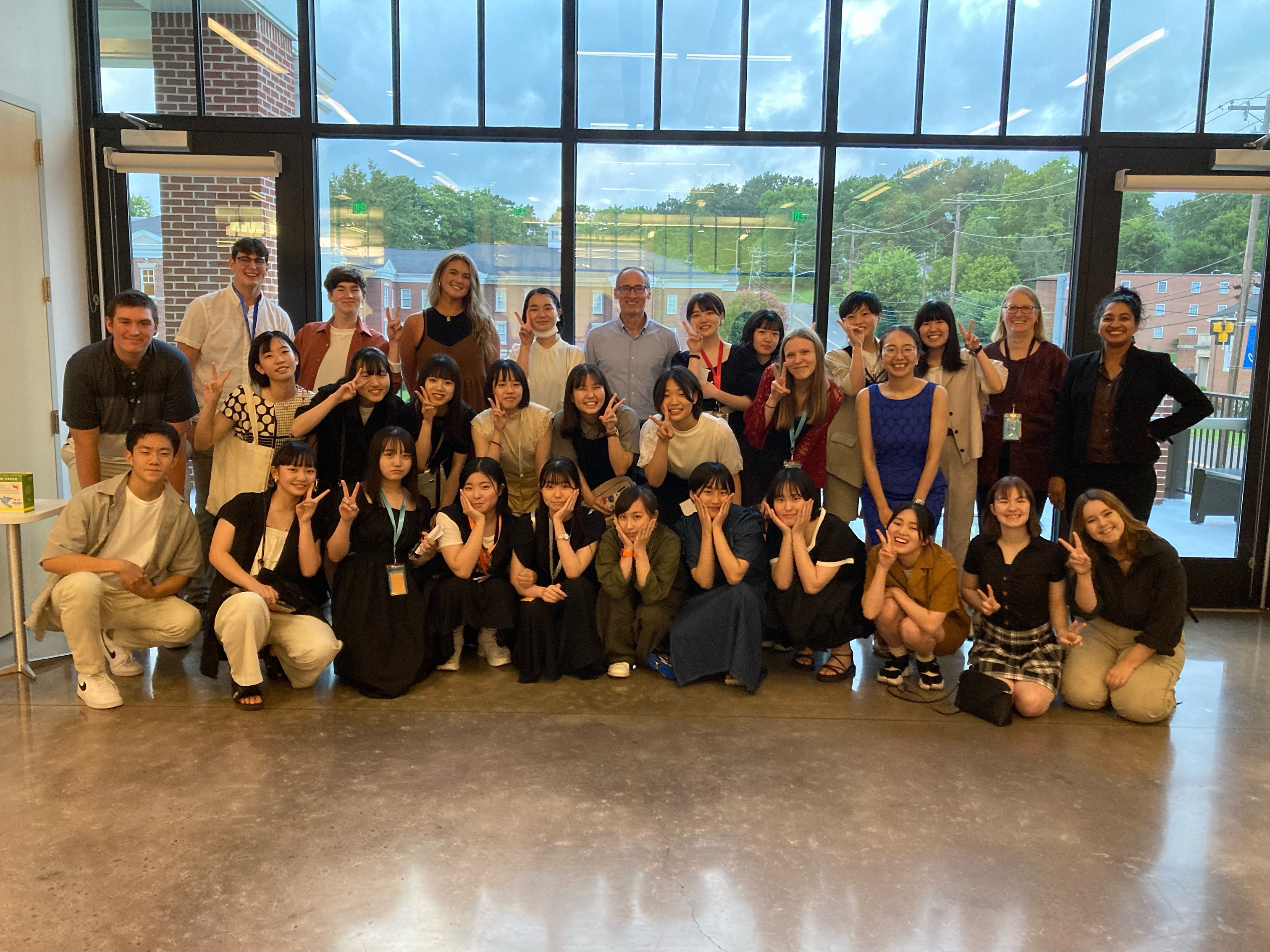 Chinzei Gakuin Students and TWU faculty at the welcome dinner
